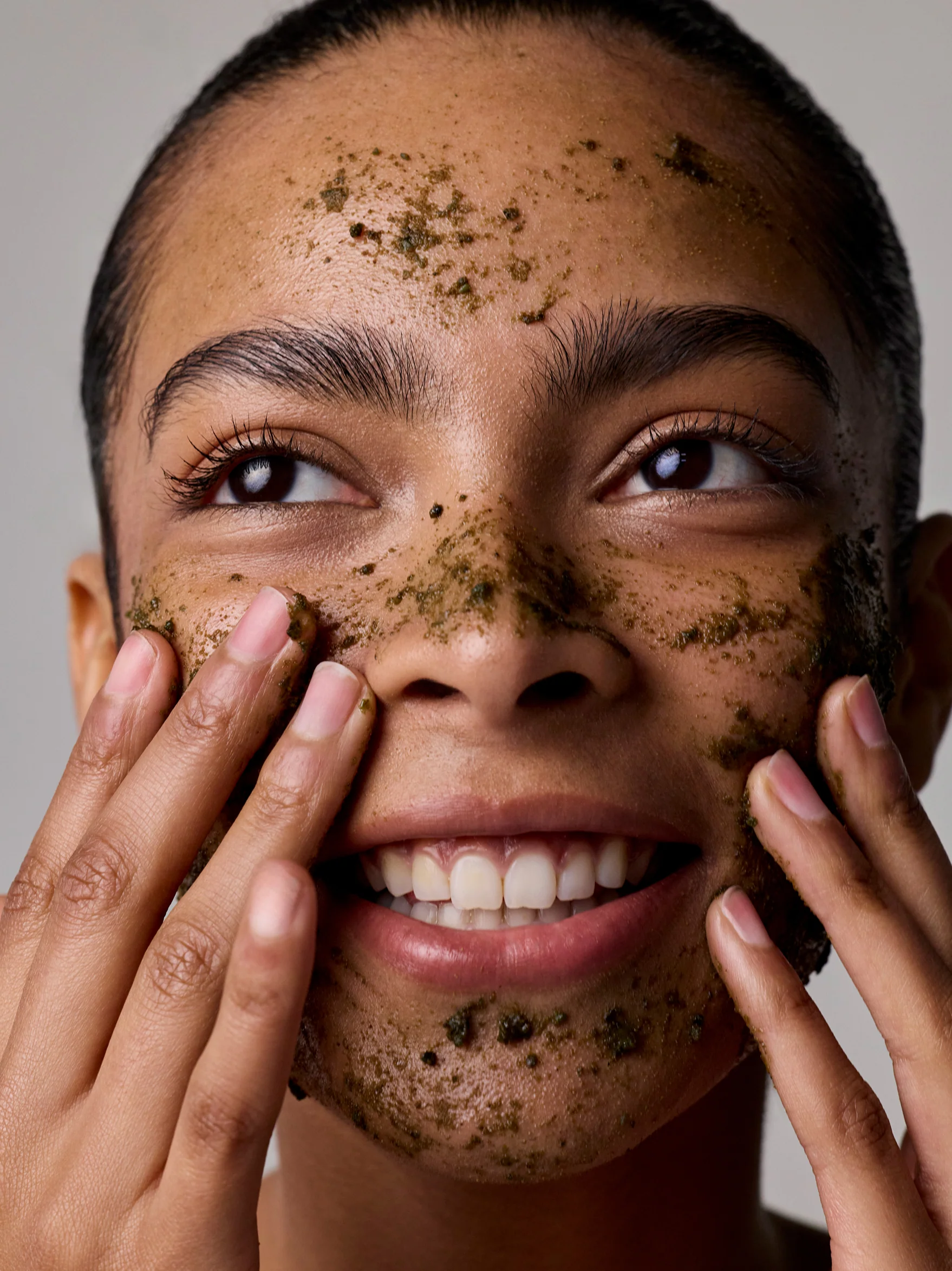 Basic Brightening Skincare Products Bundle - Image 3
