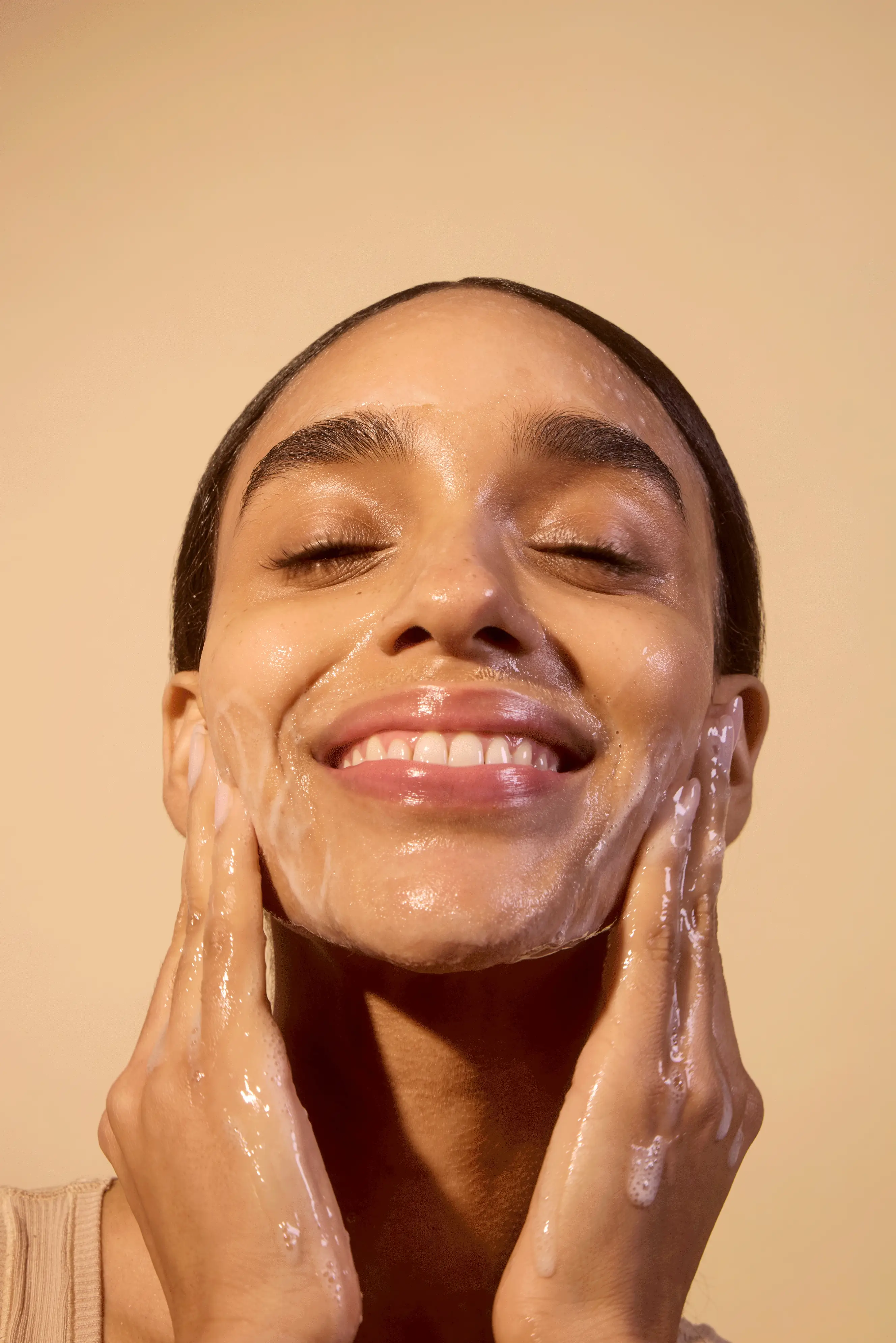 Brightening Cleansing Gel - Image 4